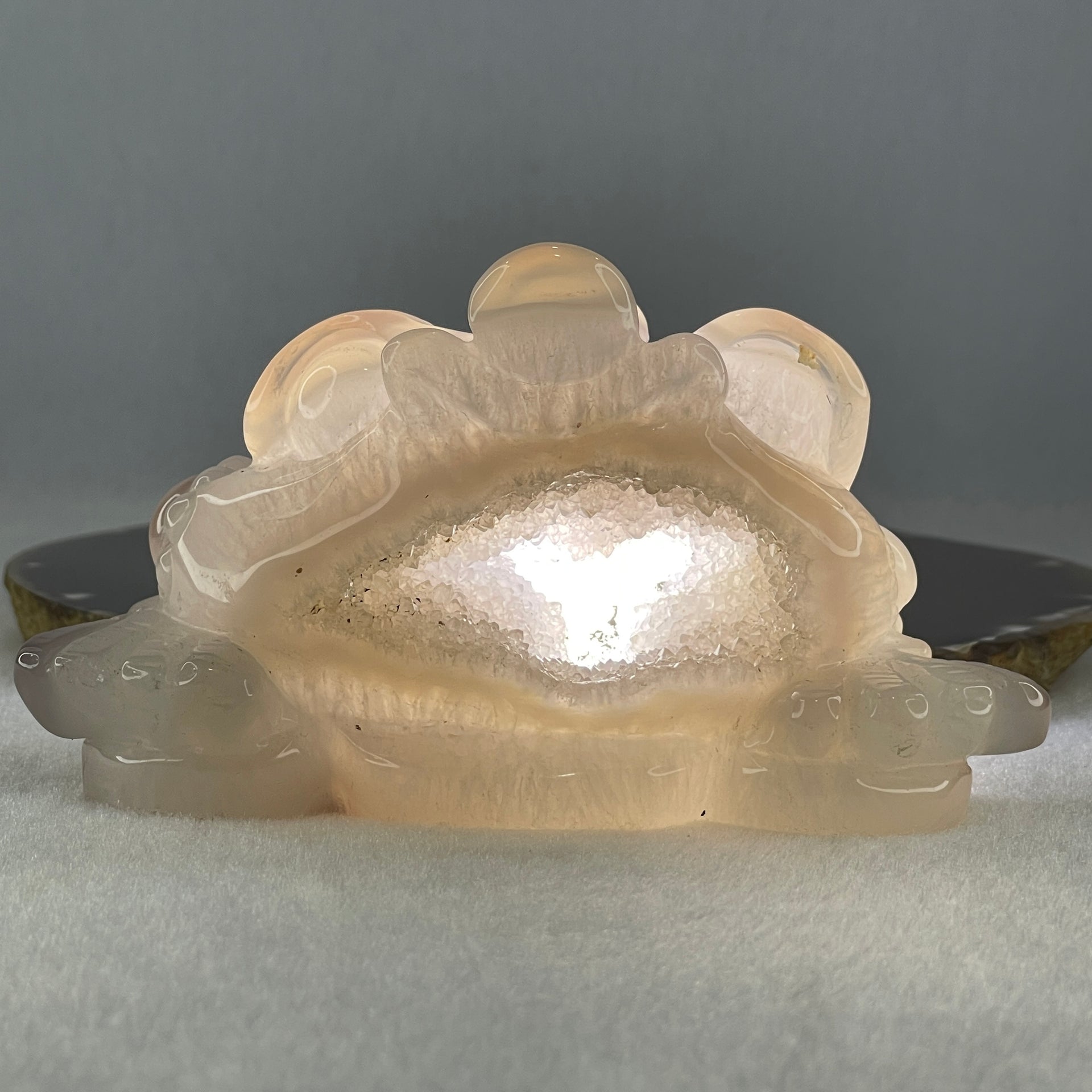 Natural White with Light Wuji Agate with Crystal 3 Legged Toast Display 318.2g 116.0 by 45.0 by 62.0mm - Huangs Jadeite and Jewelry Pte Ltd