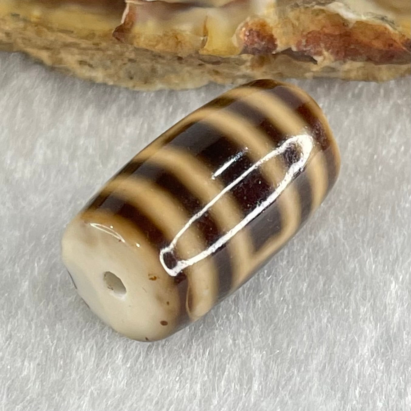Natural Powerful Tibetan Old Oily Agate Sky Door Serenity 1 Eye Dzi Bead Heavenly Master (Tian Zhu) 一眼天诛 4.85g 19.9 by 11.7mm - Huangs Jadeite and Jewelry Pte Ltd