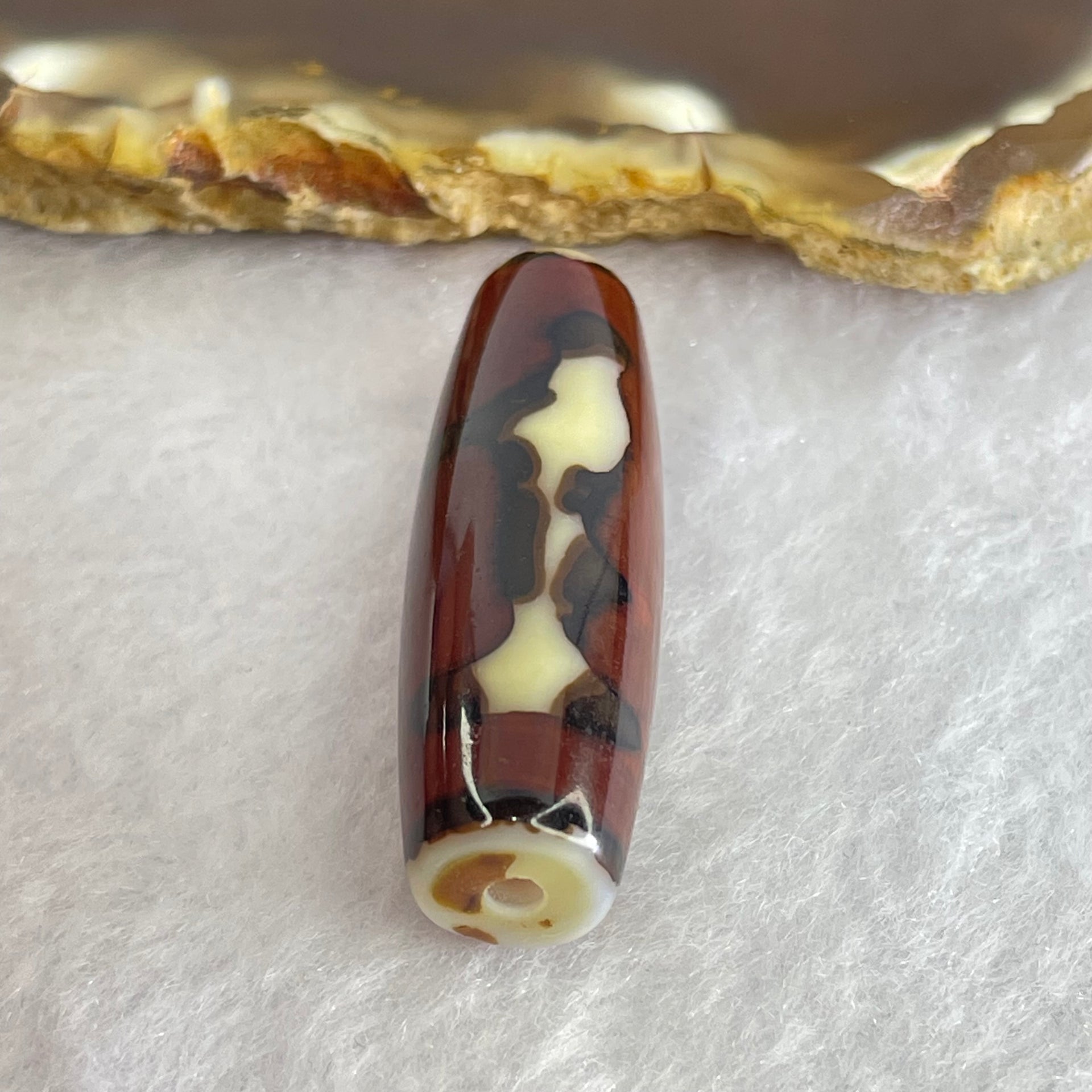 Natural Powerful Tibetan Old Oily Agate Guan Yin Dzi Bead Heavenly Master (Tian Zhu) 观音天珠 8.69g 38.0 by 12.1mm - Huangs Jadeite and Jewelry Pte Ltd