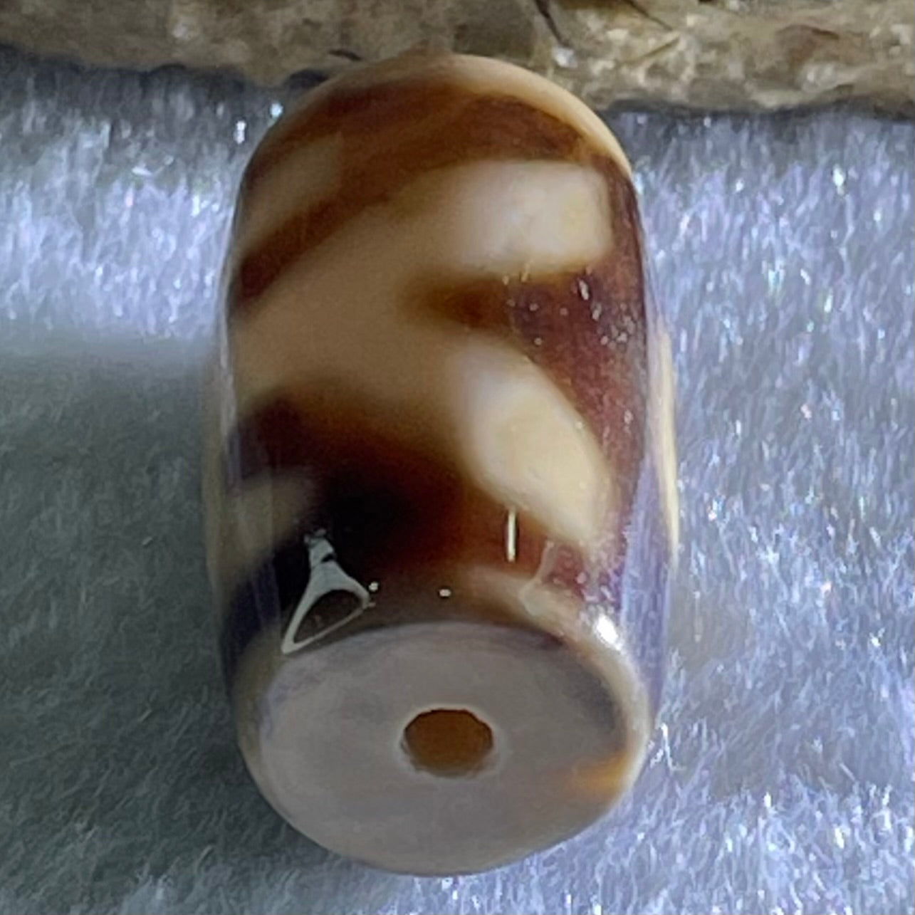 Natural Powerful Tibetan Old Oily Agate Patina Guiren Tairen Human Dzi Bead Totem Amulet Heavenly Master (Tian Zhu) 贵人天诛 4.75g 19.9 by 11.7mm - Huangs Jadeite and Jewelry Pte Ltd