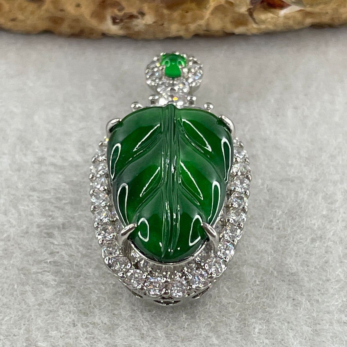 Natural Type A Omphacite Spicy Green Jadeite Leaf Pendant in S925 Silver | (5.49g | 20.5 x 13.5 x 2.0mm | Career Success & Growth Anchor, Feng Shui Prosperity & Abundance Pendant) - Huangs Jadeite and Jewelry Pte Ltd