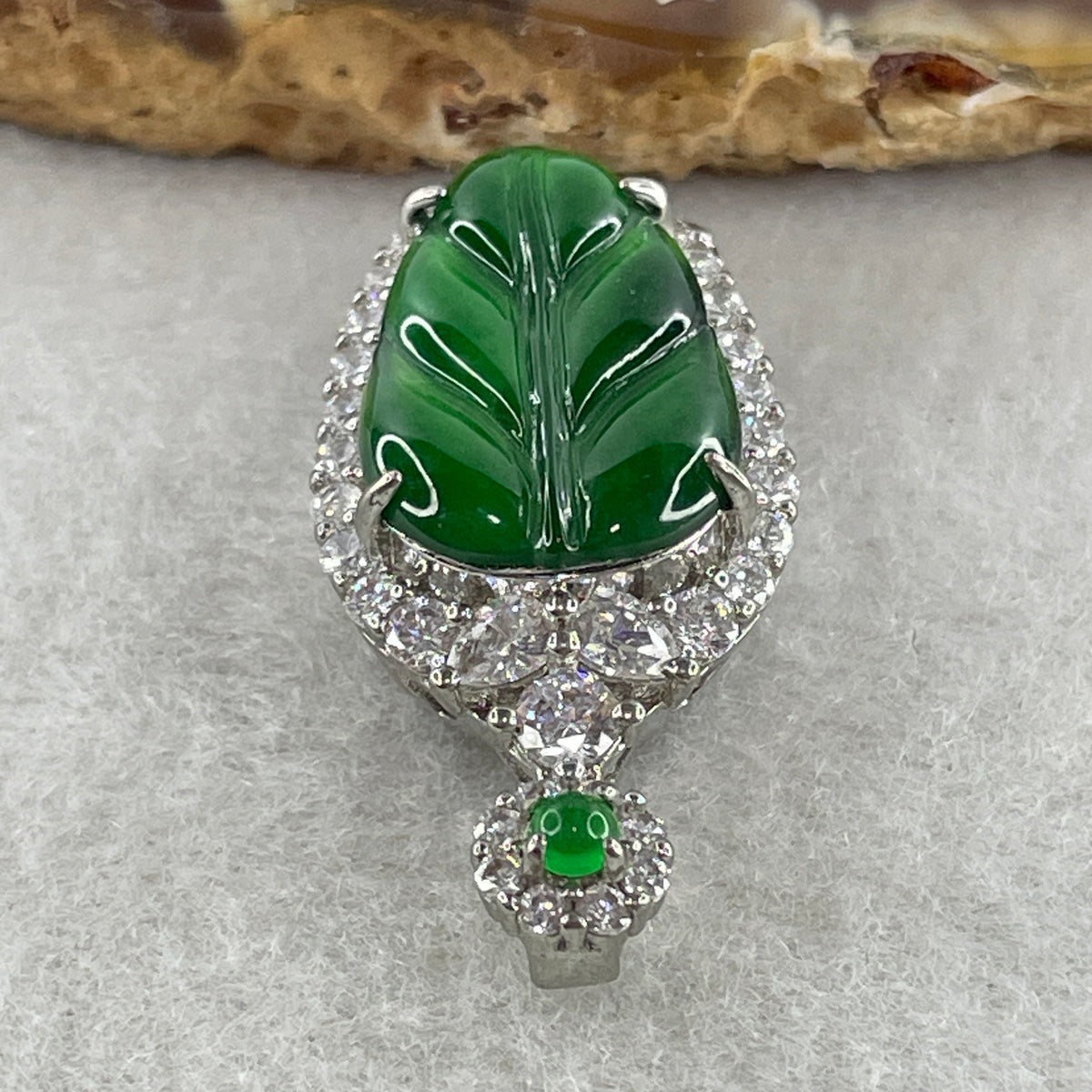 Natural Type A Omphacite Spicy Green Jadeite Leaf Pendant in S925 Silver | (5.49g | 20.5 x 13.5 x 2.0mm | Career Success & Growth Anchor, Feng Shui Prosperity & Abundance Pendant) - Huangs Jadeite and Jewelry Pte Ltd