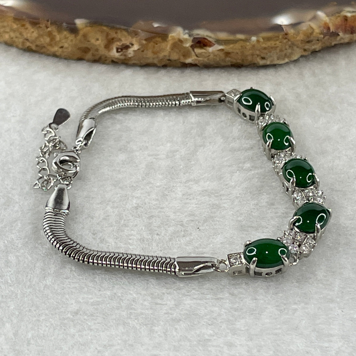 Natural Type A Omphacite Spicy Green Jadeite Cabochon Bracelet in S925 Silver | (7.18g | 15–18cm Adj | 7.8 x 6.0 x 2.5mm x 5 Pcs | Catalyst, "Wǔ Fú Lín Mén" Five Blessings Anchor, Feng Shui Prosperity & Executive Charm Strand) - Huangs Jadeite and Jewelry Pte Ltd