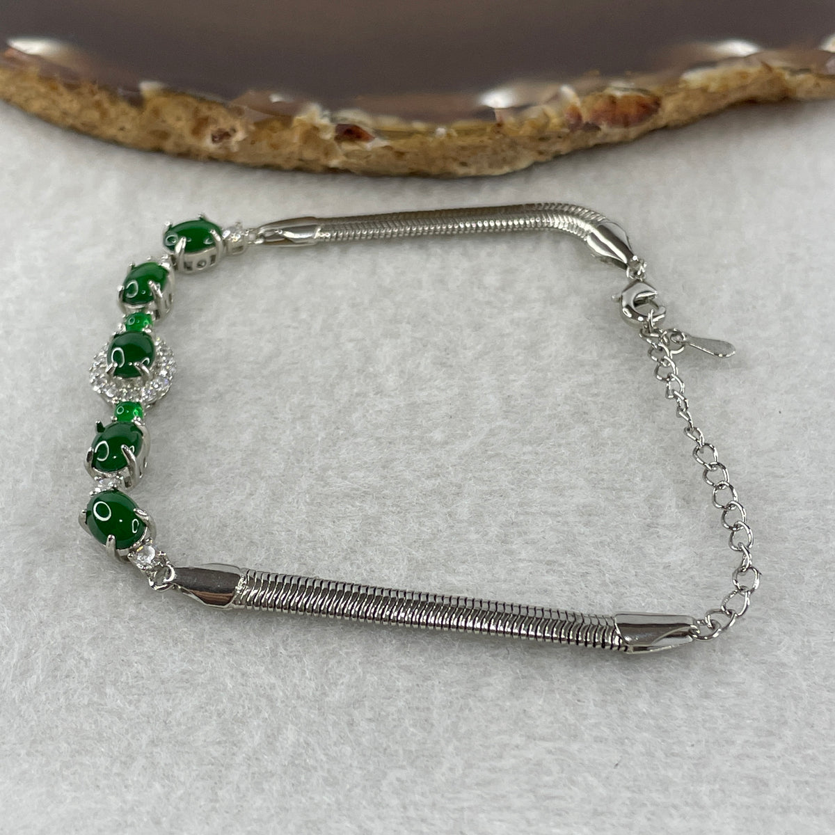Natural Type A Omphacite Spicy Green Jadeite Cabochon Bracelet in S925 Silver | (7.03g | 15–18cm Adj | 1 Pc 7.0x5.0x2.5mm + 4 Pcs 6.8x4.6x2.5mm | "Wǔ Fú Lín Mén" Five Blessings Anchor, Feng Shui Prosperity & Executive Charm Strand) - Huangs Jadeite and Jewelry Pte Ltd