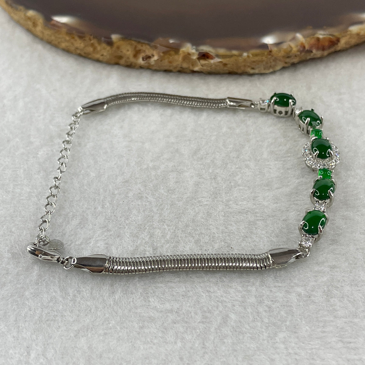 Natural Type A Omphacite Spicy Green Jadeite Cabochon Bracelet in S925 Silver | (7.03g | 15–18cm Adj | 1 Pc 7.0x5.0x2.5mm + 4 Pcs 6.8x4.6x2.5mm | "Wǔ Fú Lín Mén" Five Blessings Anchor, Feng Shui Prosperity & Executive Charm Strand) - Huangs Jadeite and Jewelry Pte Ltd