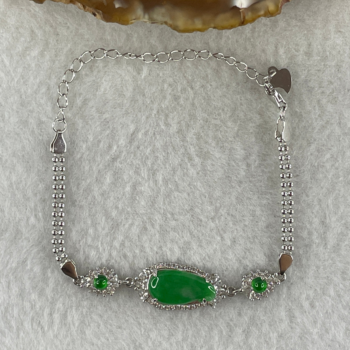 Natural Type A Omphacite Green Jadeite with Green Glass Accent in S925 Silver Bracelet | (5.03g | 13–16cm | 15.1 x 8.0 x 2.2mm | "Jīn Yù Mǎn Táng" Elegance & Abundance Anchor, Feng Shui Prosperity Strand) - Huangs Jadeite and Jewelry Pte Ltd