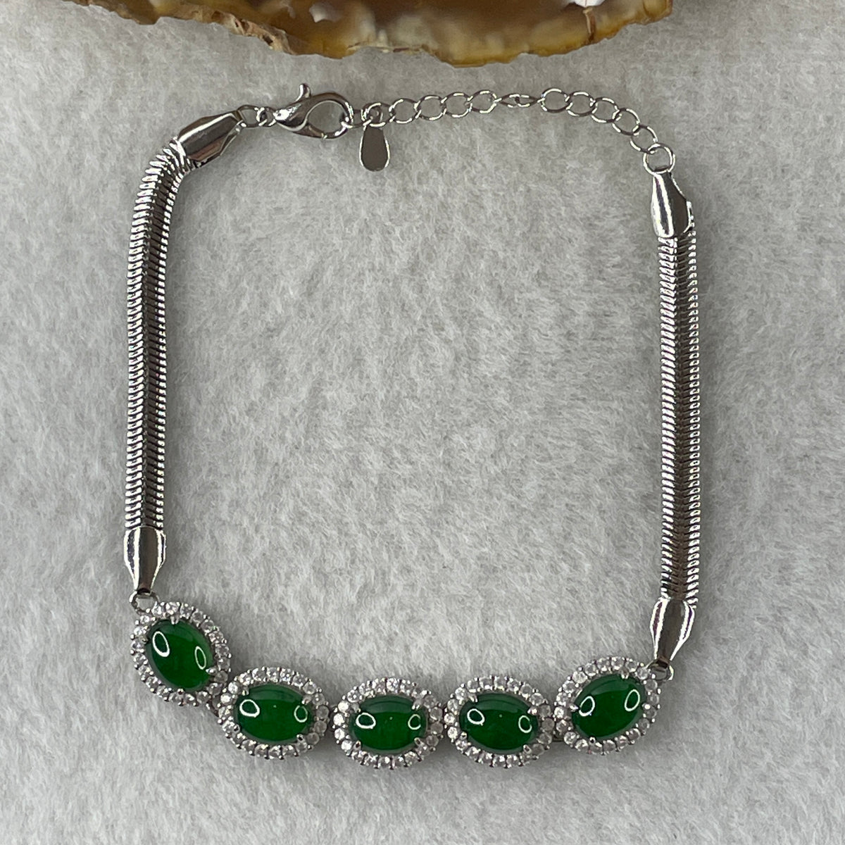 Natural Type A Omphacite Spicy Green Jadeite Cabochon Bracelet in S925 Silver | (7.76g | 16–18cm | 8.0 x 6.1 x 2.5mm x 5 Pcs | "Wǔ Fú Lín Mén" Five Blessings Anchor, Feng Shui Prosperity & Executive Charm Strand) - Huangs Jadeite and Jewelry Pte Ltd