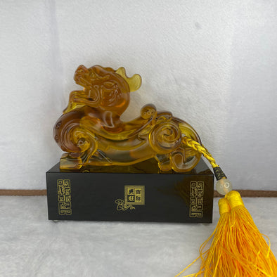 Liuli Crystal Pixiu with black base 2147.1g 159.0 by 74.0 by 158.8mm - Huangs Jadeite and Jewelry Pte Ltd