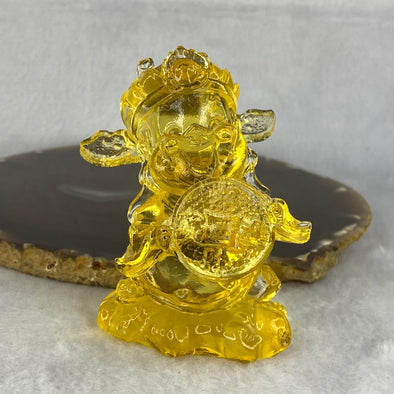 Liuli Crystal Cái Shen Ye God of Fortune 194.13g 54.4 by 37.0 by 77.2mm - Huangs Jadeite and Jewelry Pte Ltd