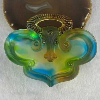 Liuli Crystal Ox with Ruyi Display 632.5g 141.2 by 114.2 by 40.8mm - Huangs Jadeite and Jewelry Pte Ltd