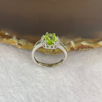 Green Peridot 6.0 by 7.7 by 4.4mm (estimated) in 925 Silver Ring 1.91g - Huangs Jadeite and Jewelry Pte Ltd