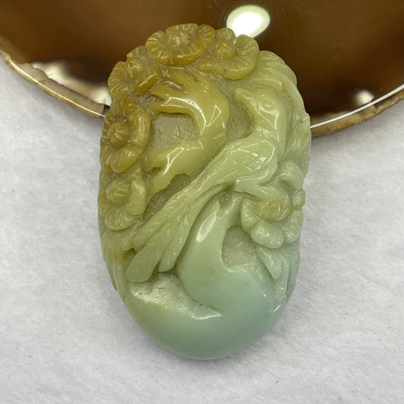 Natural Green and Yellow Antique Nephrite Bird Pendant 117.14g 38.3 by 20.8 by 13.0mm - Huangs Jadeite and Jewelry Pte Ltd