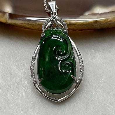 Type A Green Omphacite Jade Jadeite Ruyi 4.08g 37.7 by 17.8 by 5.9mm - Huangs Jadeite and Jewelry Pte Ltd