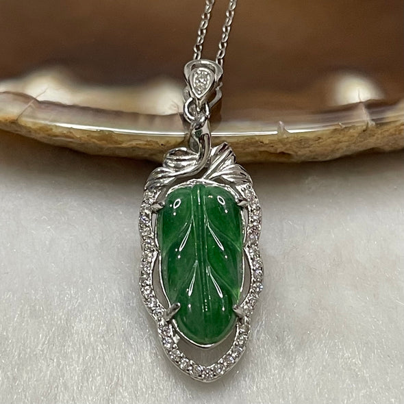 Type A Green Omphacite Jade Jadeite Leaf- 2.76g 35.0 by 12.6 by 5.1mm - Huangs Jadeite and Jewelry Pte Ltd