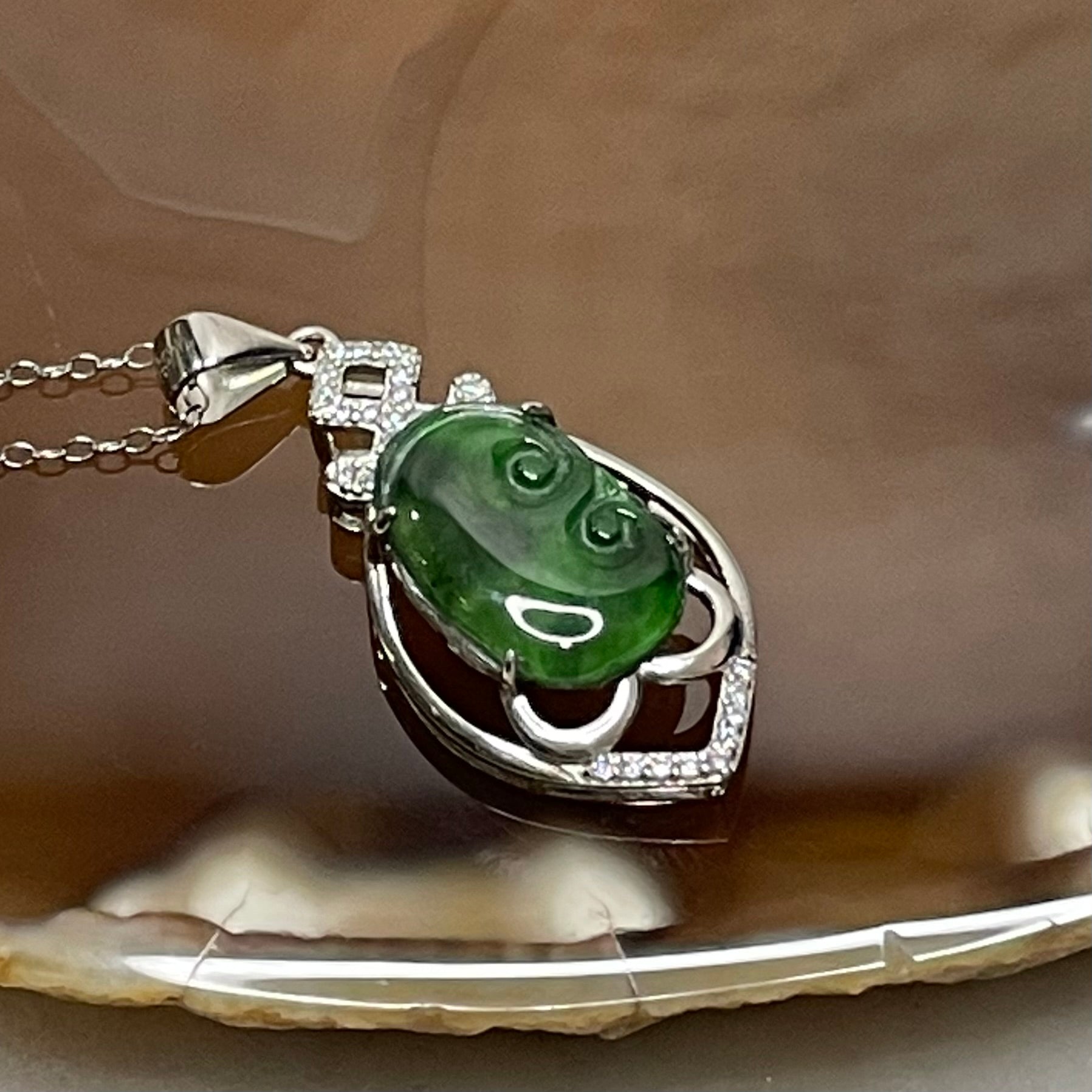 Type A Green Omphacite Jade Jadeite Ruyi - 2.34g 33.4 by 14.7 by 6.0mm - Huangs Jadeite and Jewelry Pte Ltd