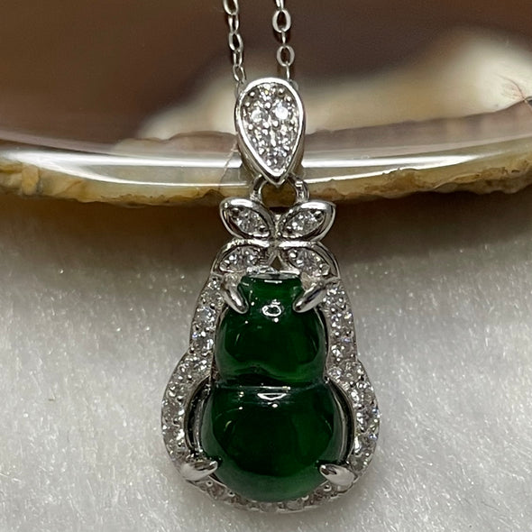 Type A Green Omphacite Jade Jadeite Hulu 2.44g 22.4 by 11.5 by 6.1mm - Huangs Jadeite and Jewelry Pte Ltd