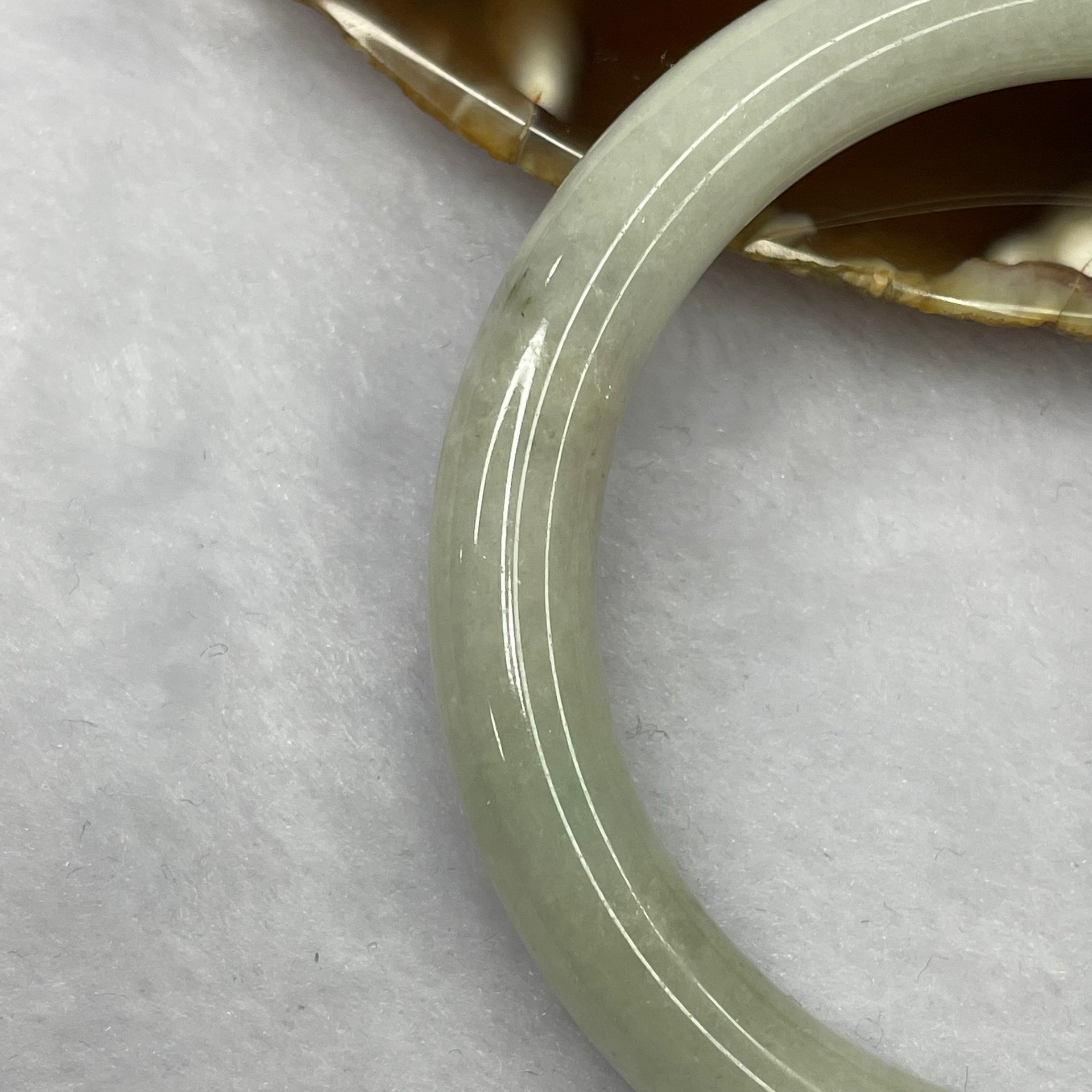 Type A Green Piao Hua Jadeite Bangle 44.70g inner diameter 57.1mm 9.1 by 9.1mm - Huangs Jadeite and Jewelry Pte Ltd