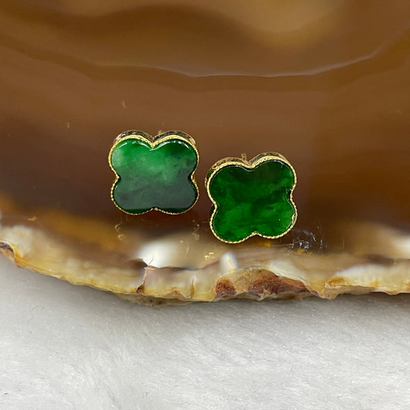 Type A Spicy Green Jade Jadeite Clover 18k Gold Earrings 2.28g 11 by 11 by 1.8mm each - Huangs Jadeite and Jewelry Pte Ltd