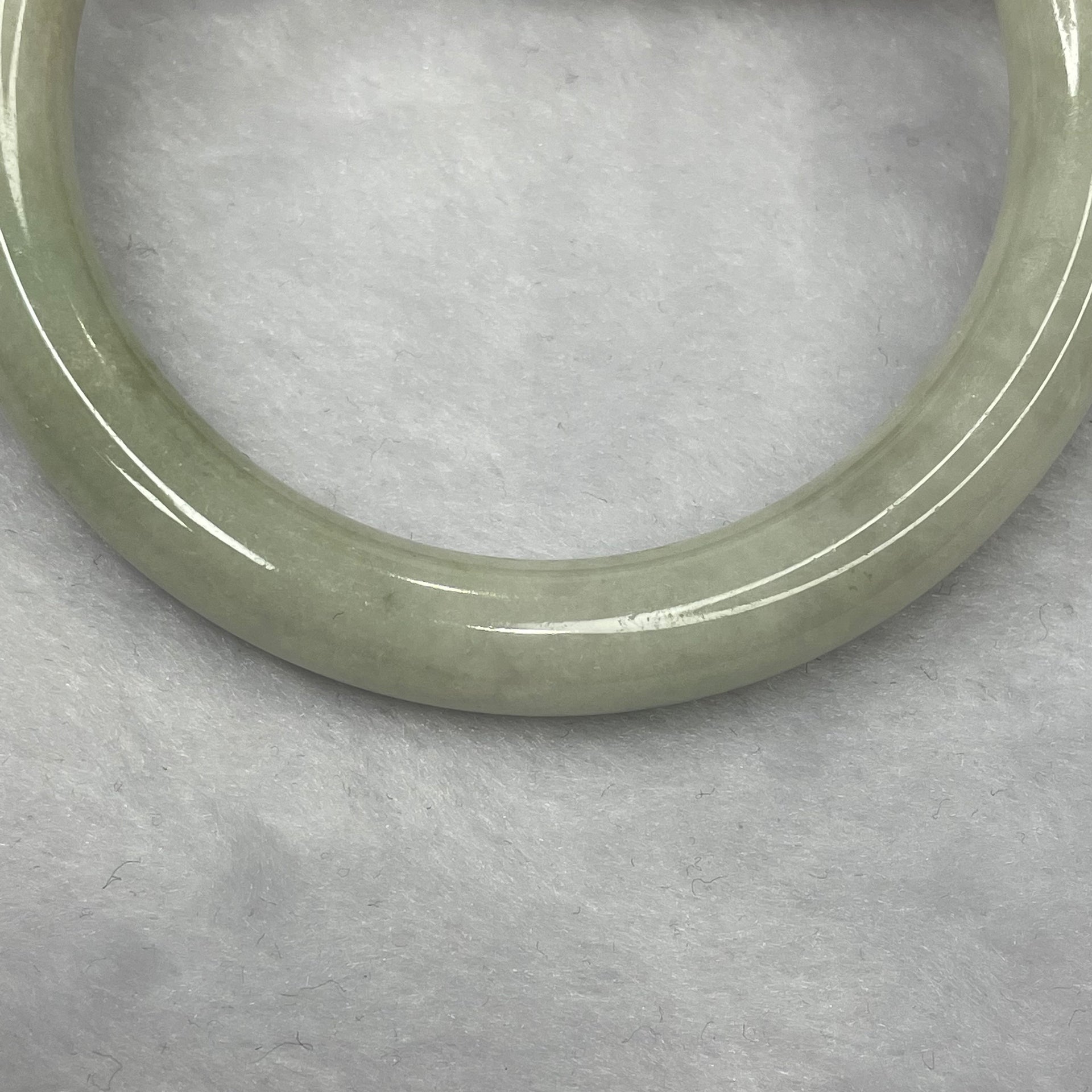 Type A Green Piao Hua Jadeite Bangle 44.70g inner diameter 57.1mm 9.1 by 9.1mm - Huangs Jadeite and Jewelry Pte Ltd