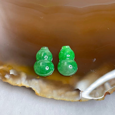 Type A Spicy Green Jade Jadeite Hulu for setting 0.79g 11.3 by 7.6 by 2.8mm - Huangs Jadeite and Jewelry Pte Ltd