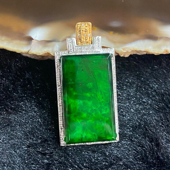 Type A Burmese Jade Jadeite 18k white gold pendant - 2.59g 28.7 by 14.2 by 5.0mm - Huangs Jadeite and Jewelry Pte Ltd