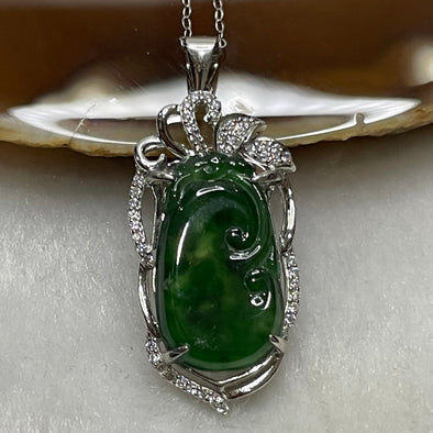 Type A Green Omphacite Jade Jadeite Ruyi- 3.54g 36.7 by 15.7 by 5.4mm - Huangs Jadeite and Jewelry Pte Ltd